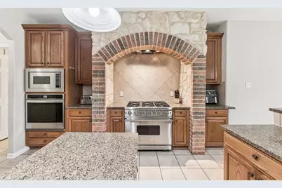 1301 Bramble Lane, Mansfield, TX 76063 - Photo 9