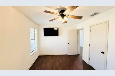1402 Preston Trail Court, Graham, TX 76450 - Photo 7