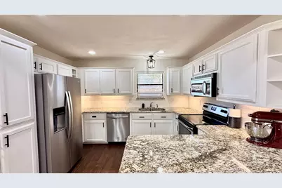 1402 Preston Trail Court, Graham, TX 76450 - Photo 3