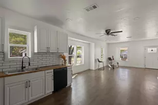 1212 Earl St, Commerce, TX 75428 - Photo 9