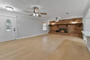 623 E Kempner St, Mabank, TX 75147 - Photo 5