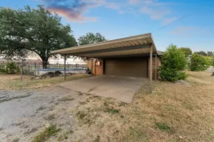 623 E Kempner St, Mabank, TX 75147 - Photo 27