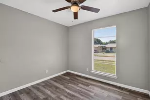 3205 Pacesetter Dr, Dallas, TX 75241 - Photo 11