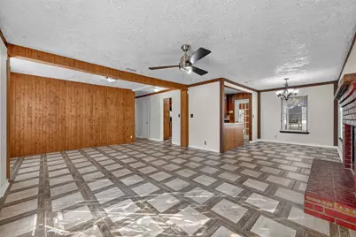 1629 Robinwood Drive, Fort Worth, TX 76111 - Photo 5