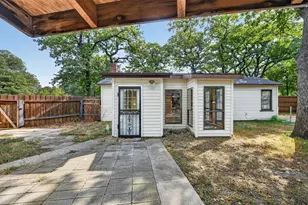 1629 Robinwood Dr, Fort Worth, TX 76111 - Photo 27