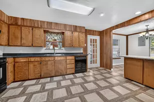 1629 Robinwood Dr, Fort Worth, TX 76111 - Photo 11