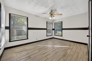 1629 Robinwood Dr, Fort Worth, TX 76111 - Photo 15