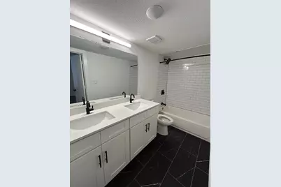 321 E 8th Street #206, Dallas, TX 75203 - Photo 3