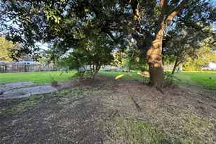 2408 19th St, Port Arthur, TX 77640 - Photo 5