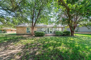 542 Arrowwood Beach Rd, Trinidad, TX 75163 - Photo 1