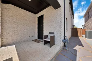 2585 Four Roses Dr, Lewisville, TX 75056 - Photo 3
