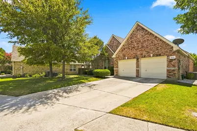 8609 Brook Hollow Drive, McKinney, TX 75072 - Photo 3