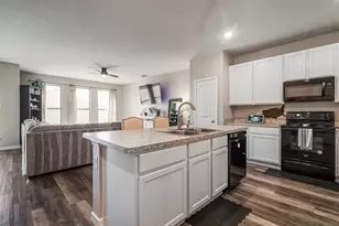 1048 Waverly Dr, Van Alstyne, TX 75495 - Photo 9
