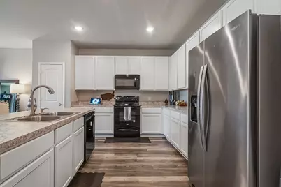 1048 Waverly Drive, Van Alstyne, TX 75495 - Photo 11