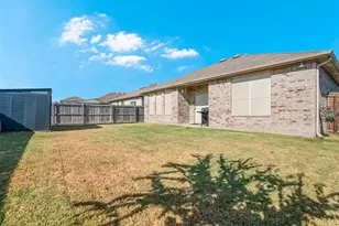 1048 Waverly Dr, Van Alstyne, TX 75495 - Photo 5