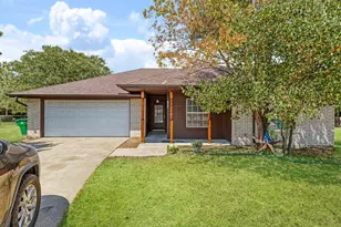 625 Linda Ct, Joshua, TX 76058 - Photo 1