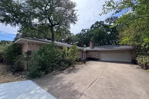 806 Sharpshire St, Grand Prairie, TX 75050 - Photo 3