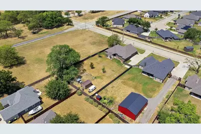 603 E Burks Street, Pilot Point, TX 76258 - Photo 35