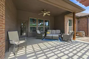 603 E Burks St, Pilot Point, TX 76258 - Photo 27
