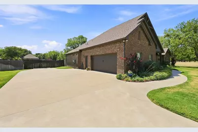 603 E Burks Street, Pilot Point, TX 76258 - Photo 37
