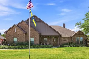 603 E Burks St, Pilot Point, TX 76258 - Photo 1