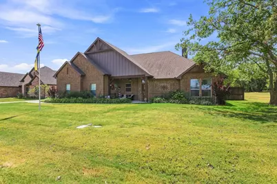 603 E Burks Street, Pilot Point, TX 76258 - Photo 1