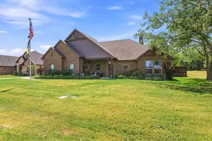 603 E Burks St, Pilot Point, TX 76258 - Photo 1