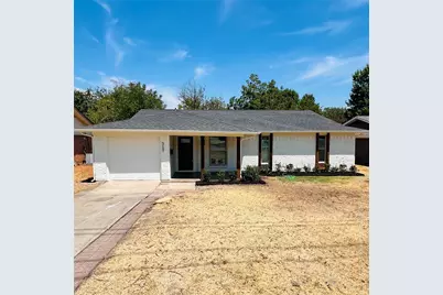 327 E Center Street, Duncanville, TX 75116 - Photo 1