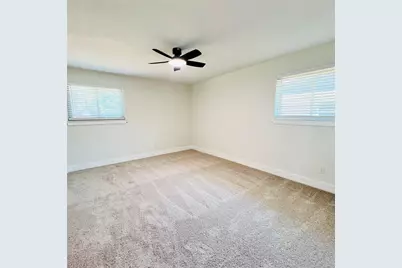 327 E Center Street, Duncanville, TX 75116 - Photo 13