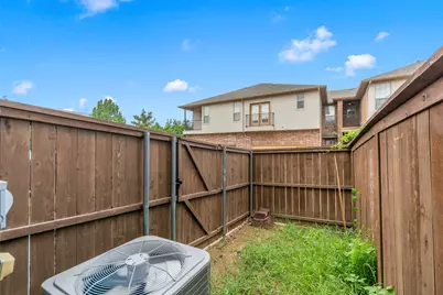 8607 Calvin Road, Irving, TX 75063 - Photo 9