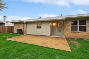 237 Volunteer Dr, Arlington, TX 76014 - Photo 13