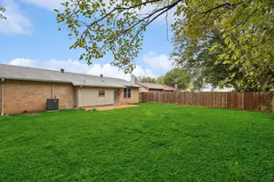 237 Volunteer Dr, Arlington, TX 76014 - Photo 15