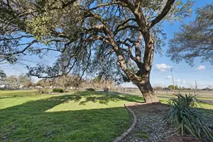 401 Hubbard Ln, Lipan, TX 76462 - Photo 3