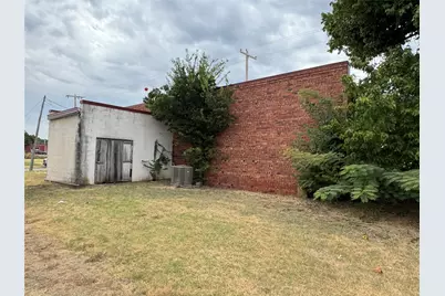 201 E Crockett Street, Gordon, TX 76066 - Photo 11