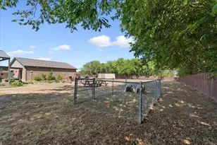 354 Bluebonnet Ln, Lorena, TX 76655 - Photo 37