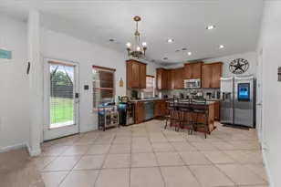 2909 Merry View Ln, Fort Worth, TX 76120 - Photo 13