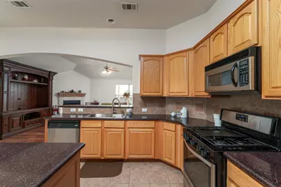 6633 Chalk River Drive, Fort Worth, TX 76179 - Photo 11