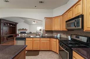 6633 Chalk River Dr, Fort Worth, TX 76179 - Photo 11