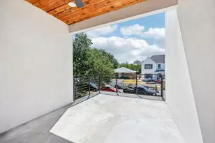 3889 Davila Dr, Dallas, TX 75220 - Photo 35