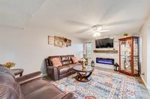 527 Towne House Ln, Richardson, TX 75081 - Photo 5