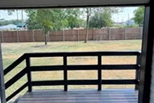 115 W Spruce St, Whitewright, TX 75491 - Photo 7