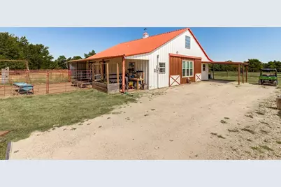 225 County Road 286, Collinsville, TX 76233 - Photo 23