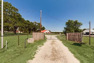 225 Co Rd 286, Collinsville, TX 76233 - Photo 37