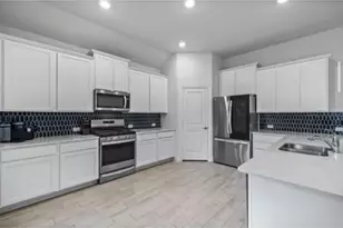 10812 Table Bluff St, Aubrey, TX 76227 - Photo 13