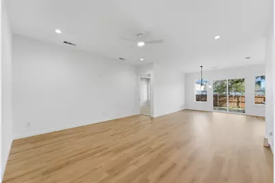 1633 E Tucker Street, Fort Worth, TX 76104 - Photo 9
