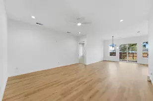 1633 E Tucker St, Fort Worth, TX 76104 - Photo 9