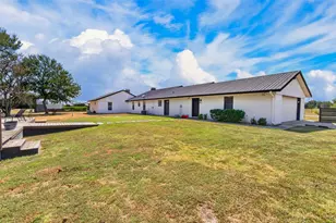 424 FM 1563, Wolfe City, TX 75496 - Photo 3