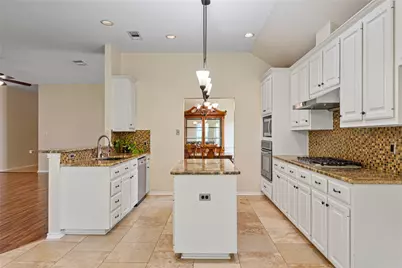 1327 Pegasus Drive, Arlington, TX 76013 - Photo 7