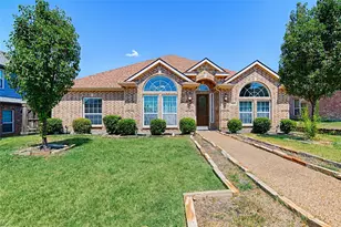 1837 Lakeview Dr, DeSoto, TX 75115 - Photo 3