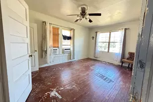418 N Bunert, Corsicana, TX 75110 - Photo 3